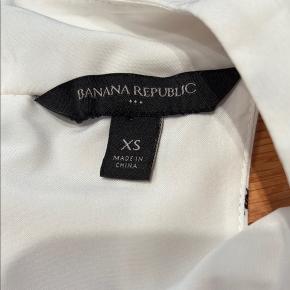 Banana Republic Ivory Tank with Black and Yellow Bumble bees - Picture 2 of 9